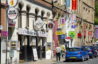 Brytyjski ochroniarz nie zatrzymał na czas terrorysty, bo bał się oskarżenia o rasizm