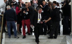 Neumann do Kuchcińskiego: Nie wyrzucać dziennikarzy z budynku Sejmu