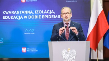 Sondaż. Polacy niezadowoleni z działań rządu w walce z pandemią