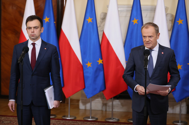 Minister Finansów Andrzej Domański i premier Donald Tusk przedstawiają założenia budżetowe na rok 2024
