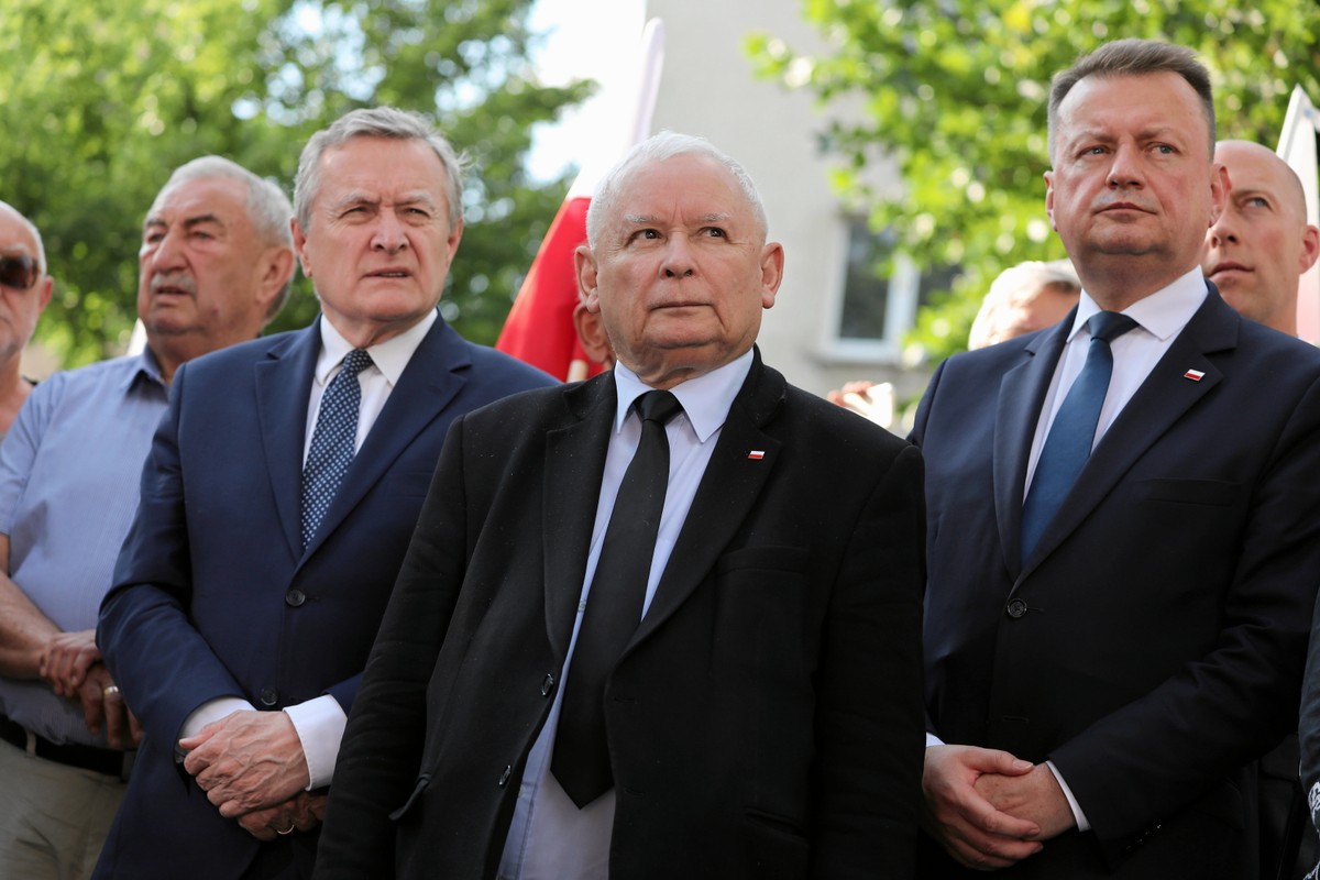 Prezes Kaczyński namaścił Mariusza Błaszczaka na swojego następcę, co nie oznacza, że chce zrezygnować z przywództwa w PiS