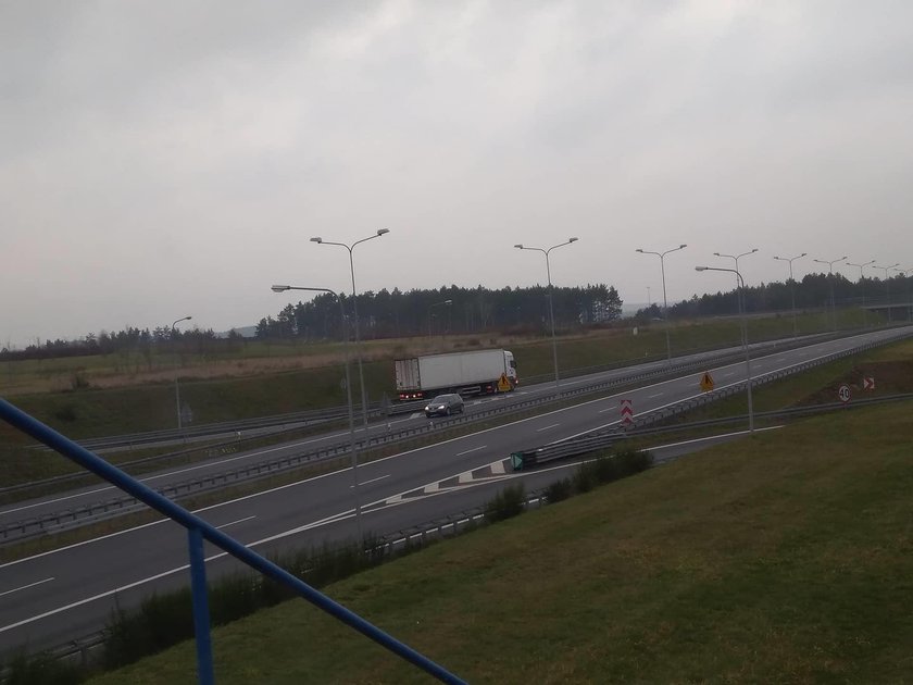 Jechał ciężarówką pod prąd autostradą A2