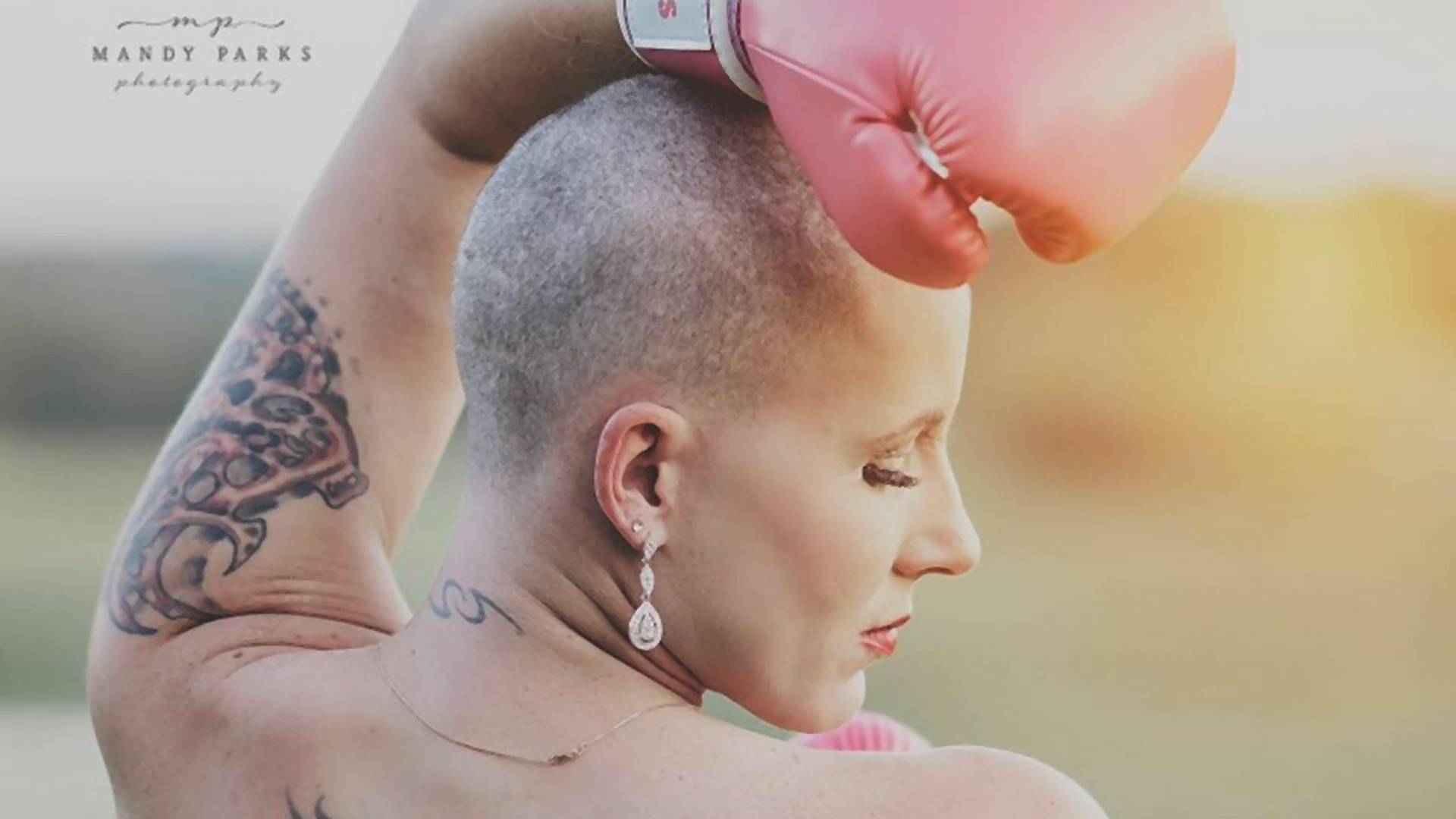 Prelepe fotografije žene koja se sprema za borbu s rakom dojke