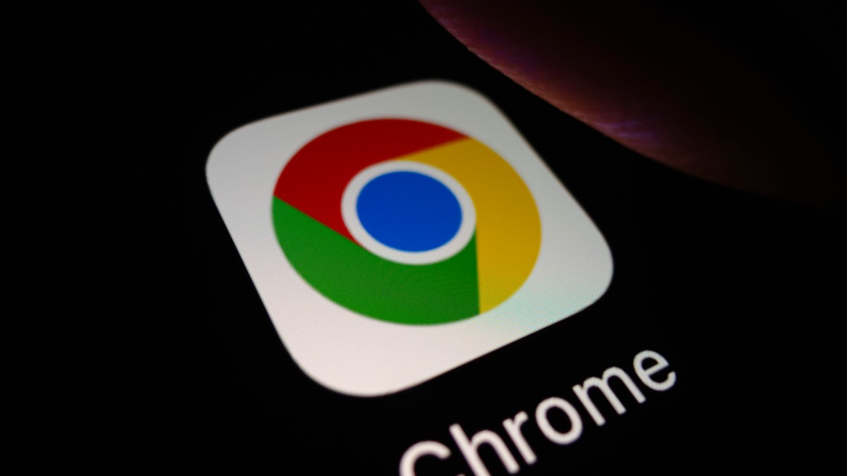 Magas támadásveszélyre figyelmeztetnek a Chrome és az Edge böngészőkben – Ha nem lépünk, átvehetik a gépünk felett az irányítást
