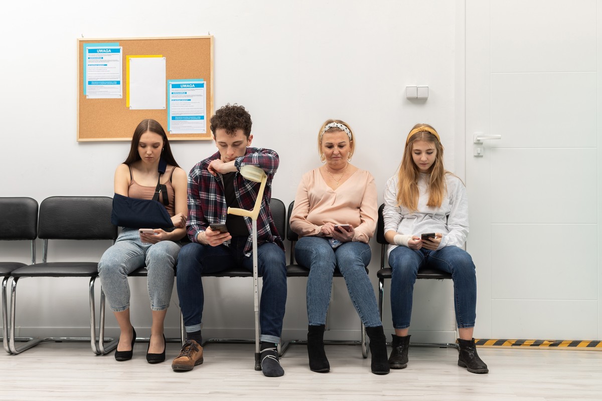 Na opłacenie wszystkich świadczeń zdrowotnych płatnikowi może zabraknąć w tym roku 14 mld zł - szacuje resort zdrowia