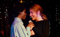 Wrzące uczucia, szczypta magii, nuta Bonnie Tyler. Tak pachnie najpiękniejszy film roku [#DobryCynk]