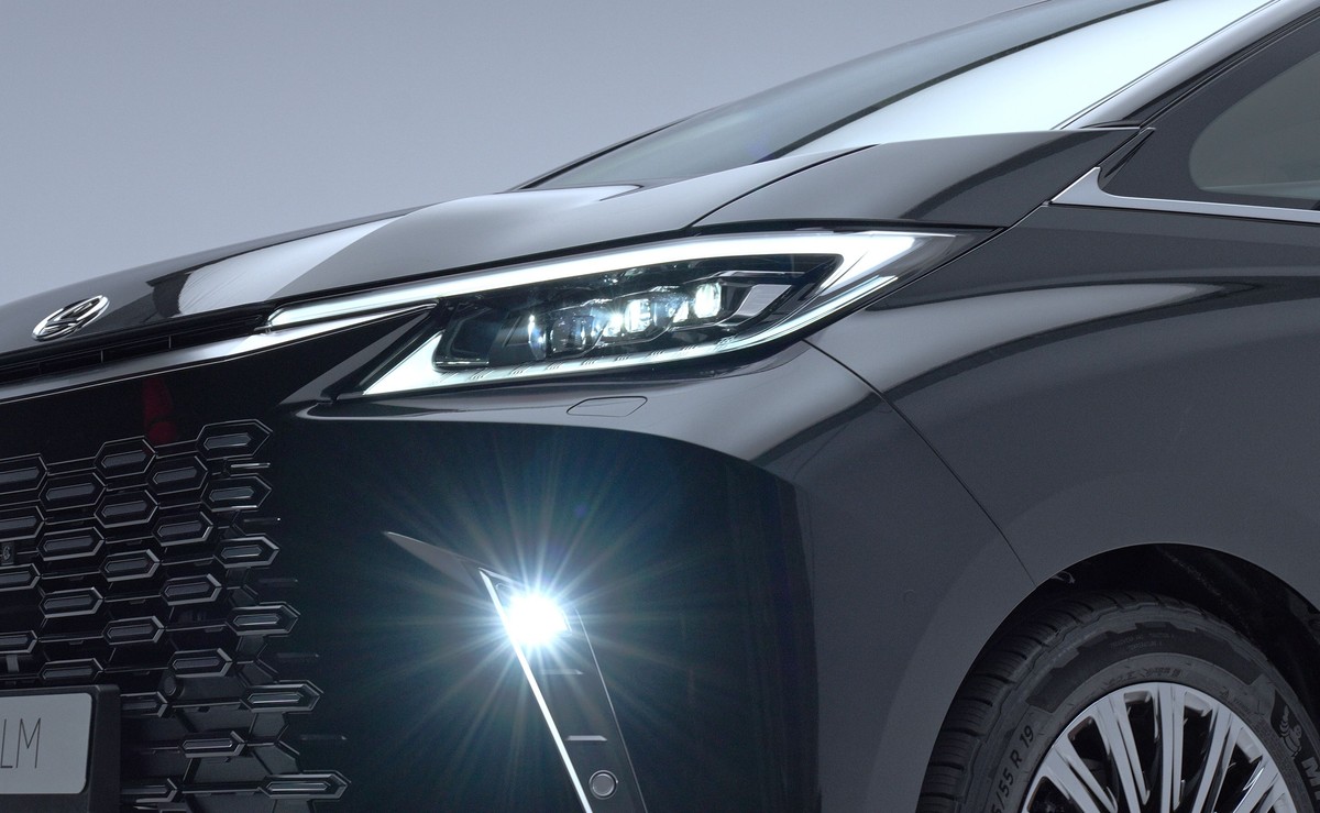 Lexus LM 350h już dostępny w Polsce