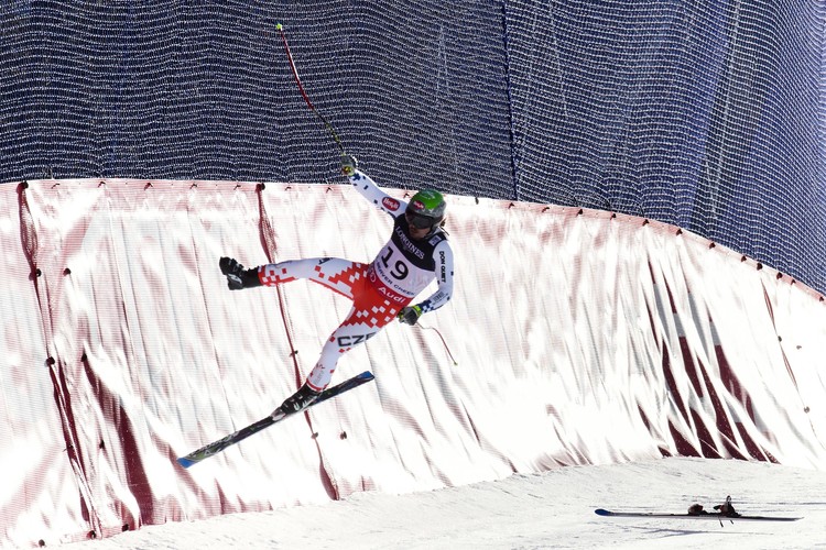 Koszmarny upadek na alpejskich MŚ w Beaver Creek. Ondrej Bank opuścił trasę na noszach