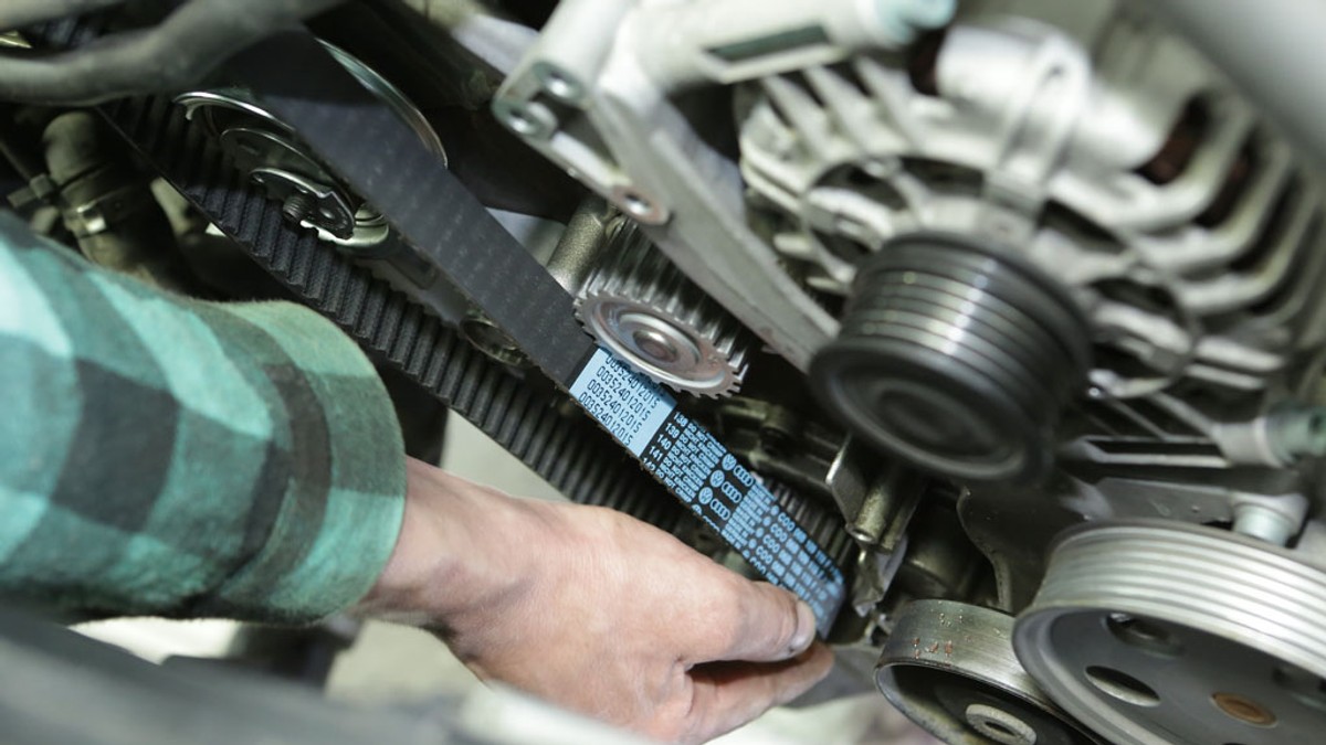 Замена ремня водителя. Ручейки на ремне генератора. Замена ремня водителя. Замена ремня водителя. Замена приводного ремня d5244.