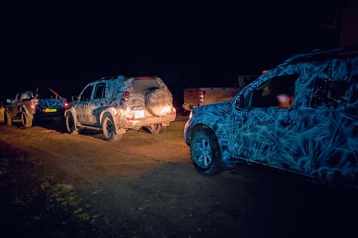 Mateusz Wodziński, fotograf z Podlasia, najpierw oddał żołnierzom własną terenówkę, a potem zawiózł na front jeszcze 60.