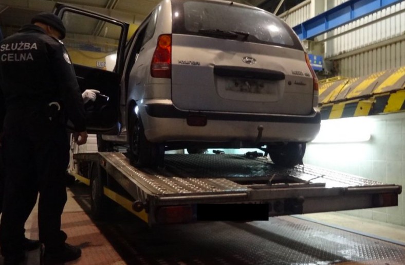 Auto na lawecie miało nie budzić podejrzeń, fot. policja.pl