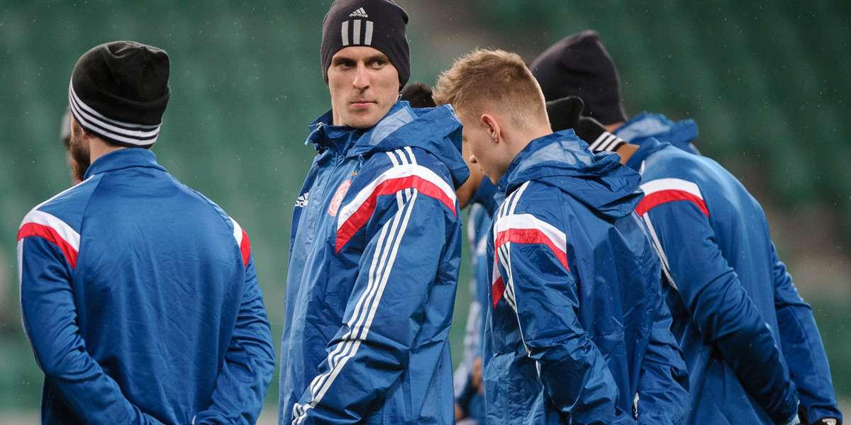 Legia- Ajax przy pustych trybunach. Milik zniesmaczony