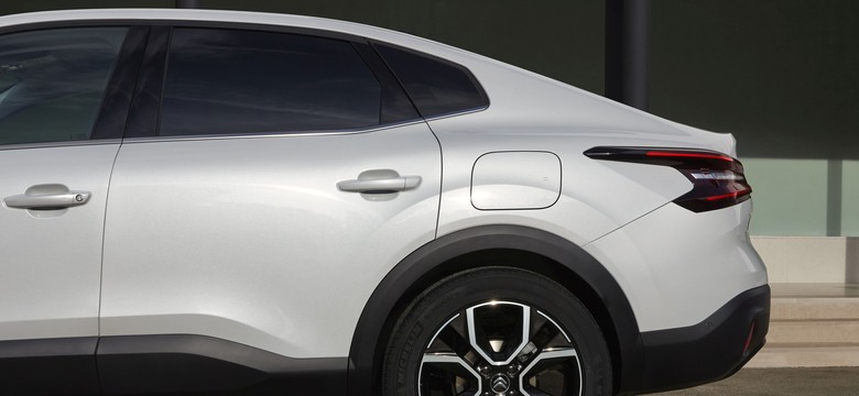 Citroen C4 X już w Polsce. Cena? Francuzi zaszaleli