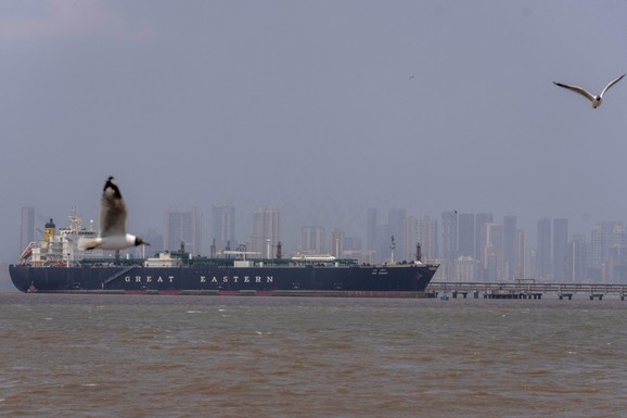 Amerikanci optimistični: "Cene energenata će brzo pasti kada se Ormuski moreuz ponovo otvori"