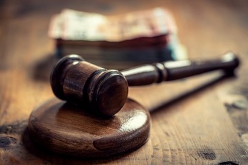 Vesztegetés miatt indult eljárás egy budapesti fül-orr-gégész ellen