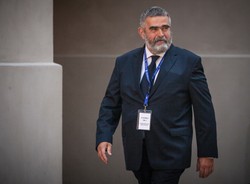 Jeden pracuje w TVP, drugi śpiewa. Kim są synowie Janusza Rewińskiego?