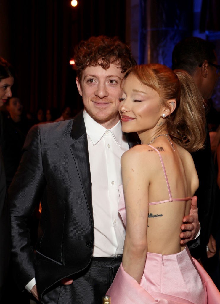 Ariana Grande és Ethan Slater a National Board of Review díjátadóján