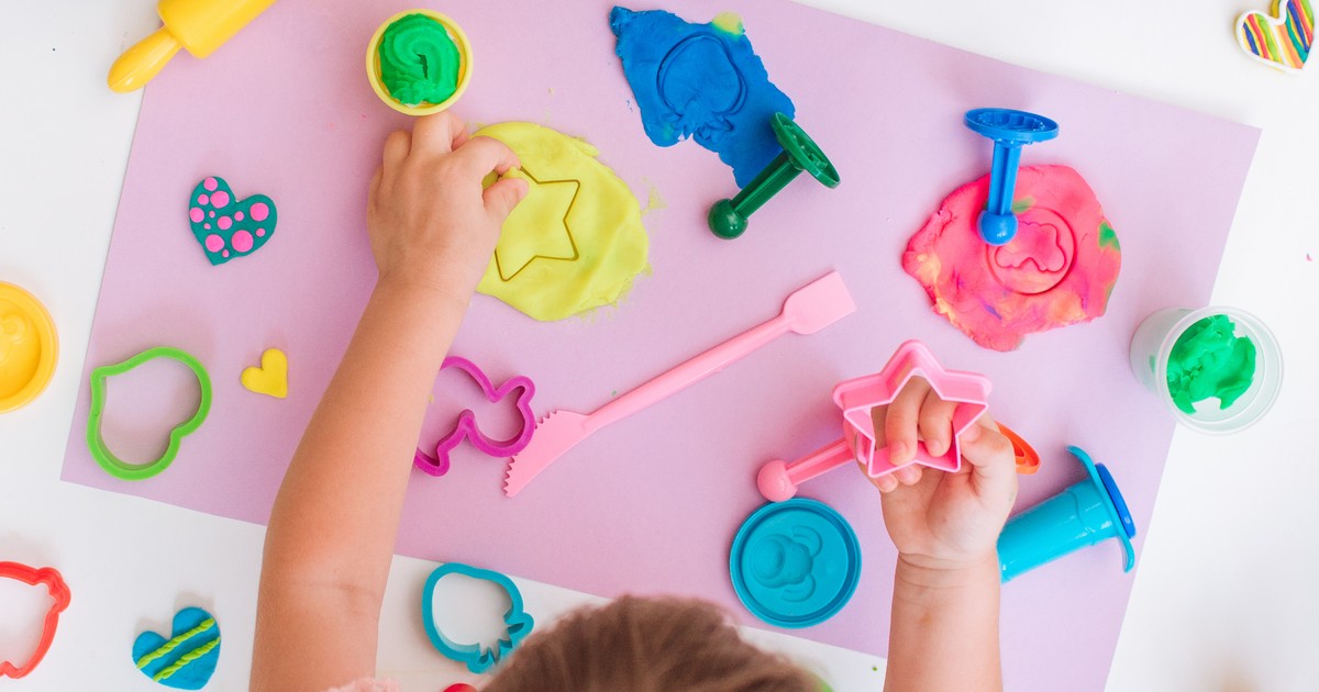 Dla młodych odkrywców, majsterkowiczów i artystów. Jakie zabawki kreatywne dla dzieci warto wybrać?