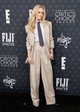 Nicole Kidman szettje olyan erős és egyértelmű meghosszabbítása volt új filmjének, a Babygirlnek, hogy ennél jobbat nem is választhatott volna. A túlméretezett megjelenés egyébként a Saint Laurent 2025-ös tavaszi ready-to-wear kollekciójából származik.