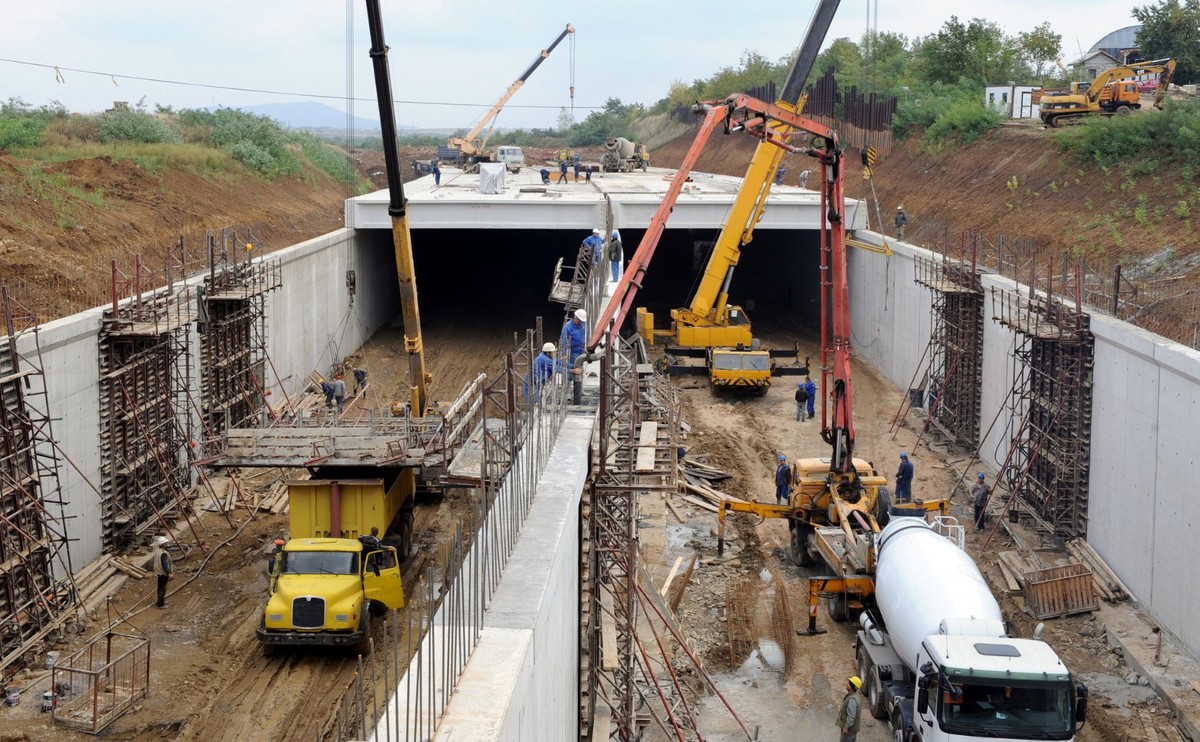 GDDKiA zmienia strategię. W ogłaszanych ostatnio przetargach pojawiły się zapisy o tym, że to wykonawcy sami wybiorą nawierzchnię – beton lub asfalt