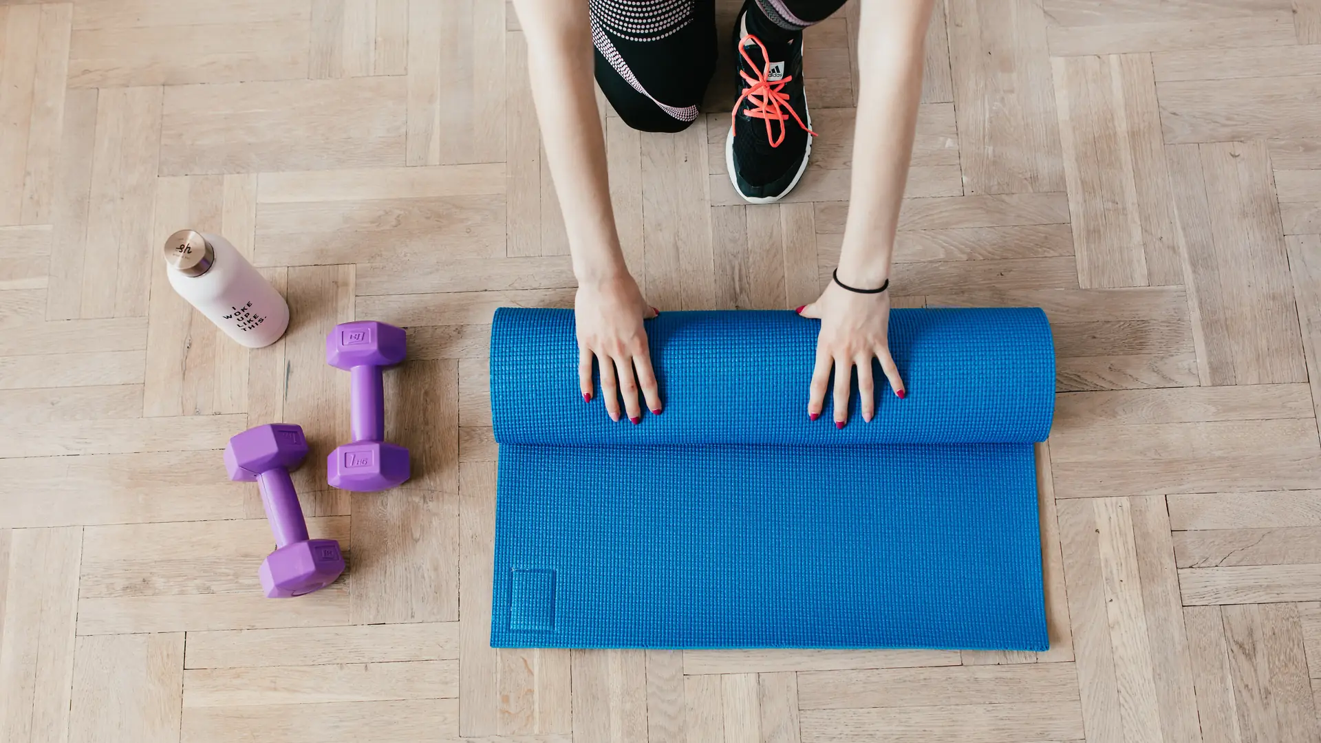 Planujesz więcej ruchu w nowym roku? Te sprzęty umożliwią trening w domu