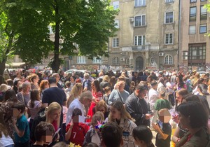 Humanitarni bazar učenika Osnovne škole "Drinka Pavlović" u okviru manifestacije "Drinkine dečje prolećne radosti"