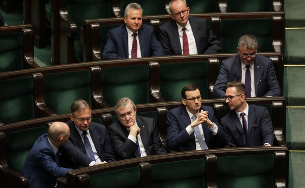 PiS z poparciem 28,7 proc.; KO - 24,7 proc. [Sondaż IBRiS]