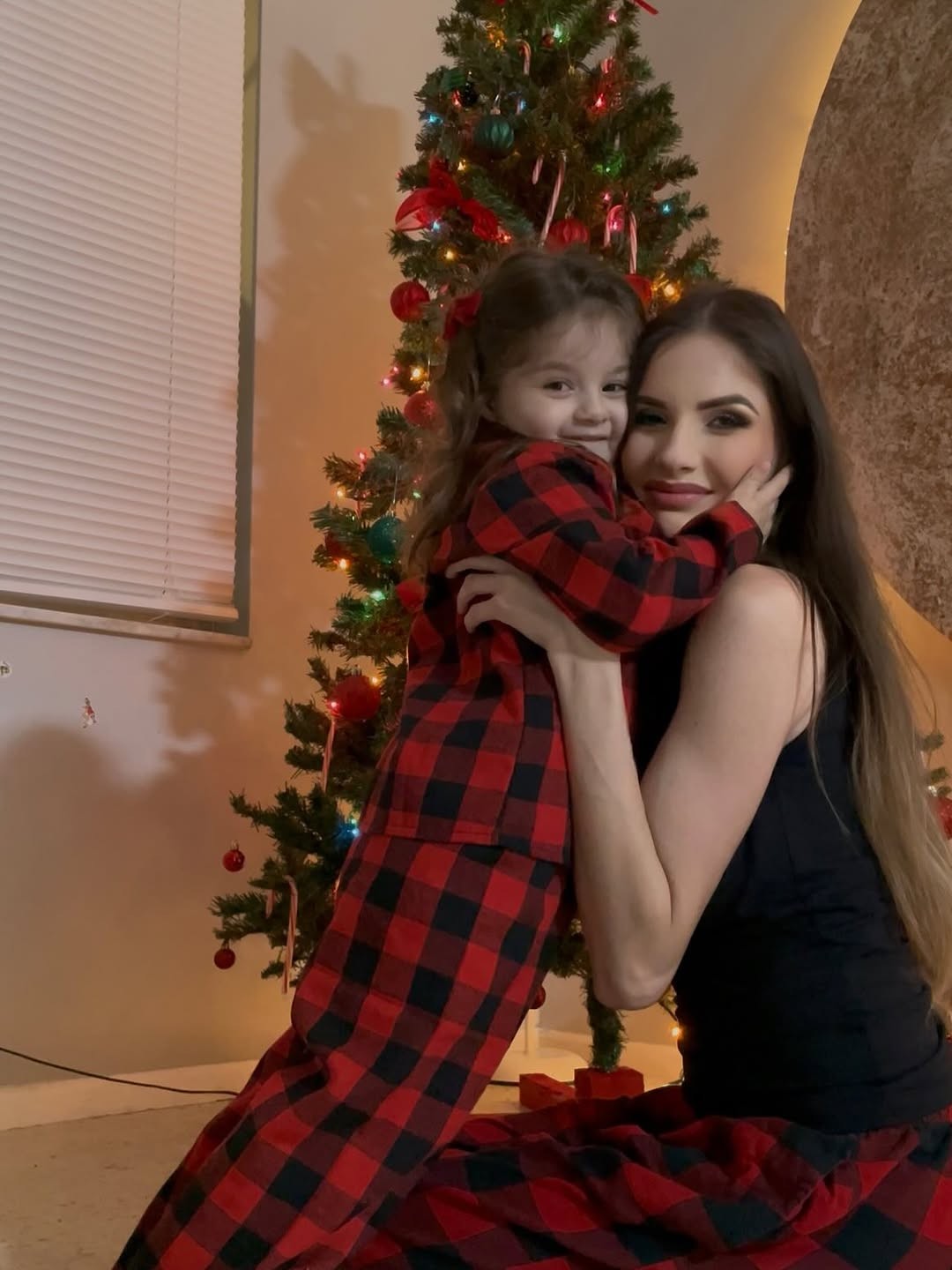 Bronislava Gregušová slávila Vianoce 2025 sama s dcérkou v USA.