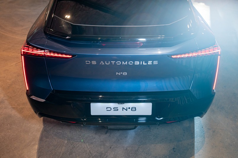 DS 8