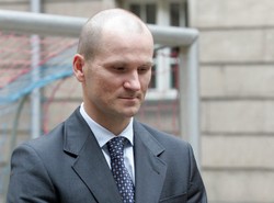 Oskarżony o korupcję minister wychodzi z aresztu