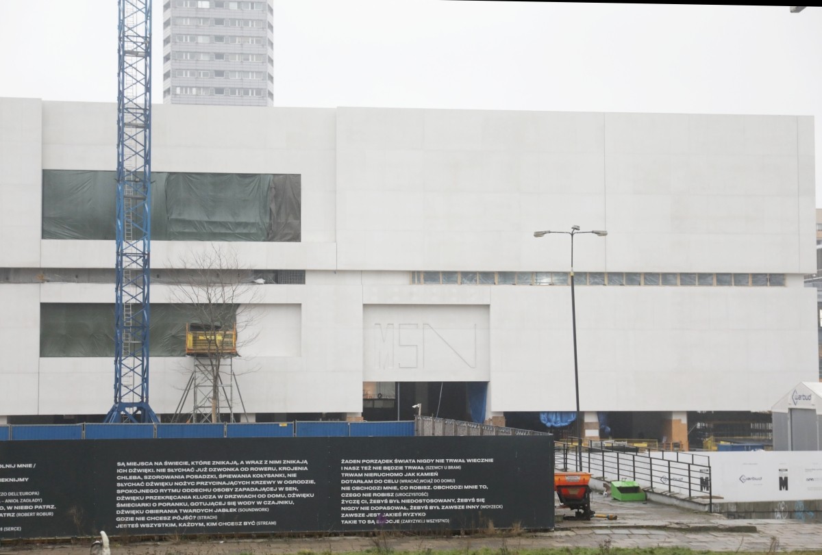 23.12.2022 Warszawa , ulica Marszalkowska . Budynek Muzeum Sztuki Nowoczesnej w trakcie budowy . Fot. Maciek Jazwiecki / Agencja Wyborcza.pl