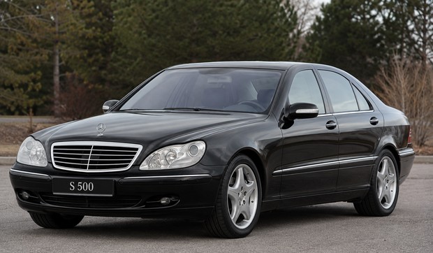 Mercedes-Benz S500 iz 2005. godine