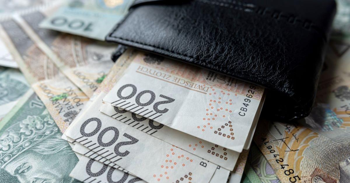 Orzeczenie o niepełnosprawności nie zastąpi orzeczenia o niezdolności do samodzielnej egzystencji. Dodatek dopełniający płatny w maju 2025 r., ale już z podwyżką