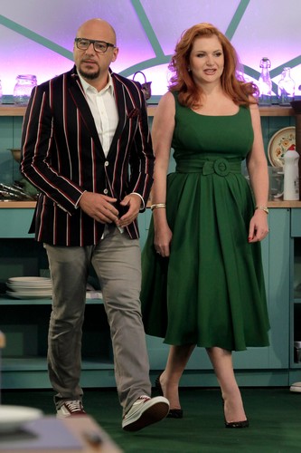 Marta Grycan i Piotr Gąsowski na planie programu 'Polski turniej wypieków'