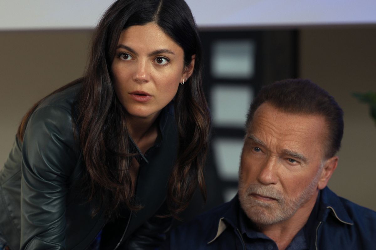 Monica Barbaro i Arnold Schwarzenegger w drugim sezonie serialu "Fubar"