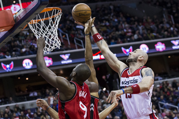 Liga NBA: Tylko dwa punkty Gortat. Wizards pokonali Kings po dogrywce