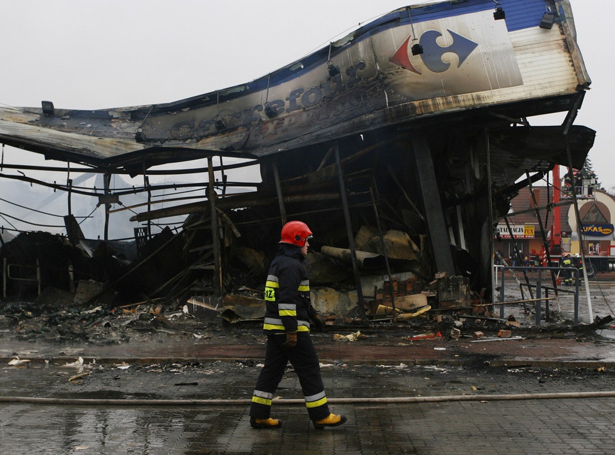 Pożary obiektów Carrefoura nie są przypadkowe