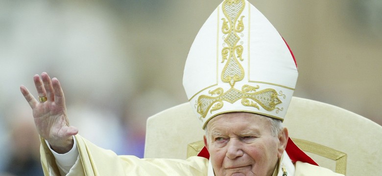 LIST w obronie Jana Pawła II. Wśród sygnatariuszy Zanussi i Suchocka