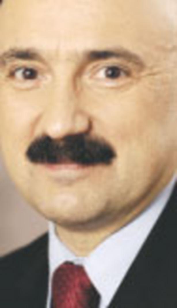 Paweł Grzejszczak, doktor, partner odpowiedzialny za praktykę energetyczną w warszawskim biurze Kancelarii Prawniczej DLA Piper