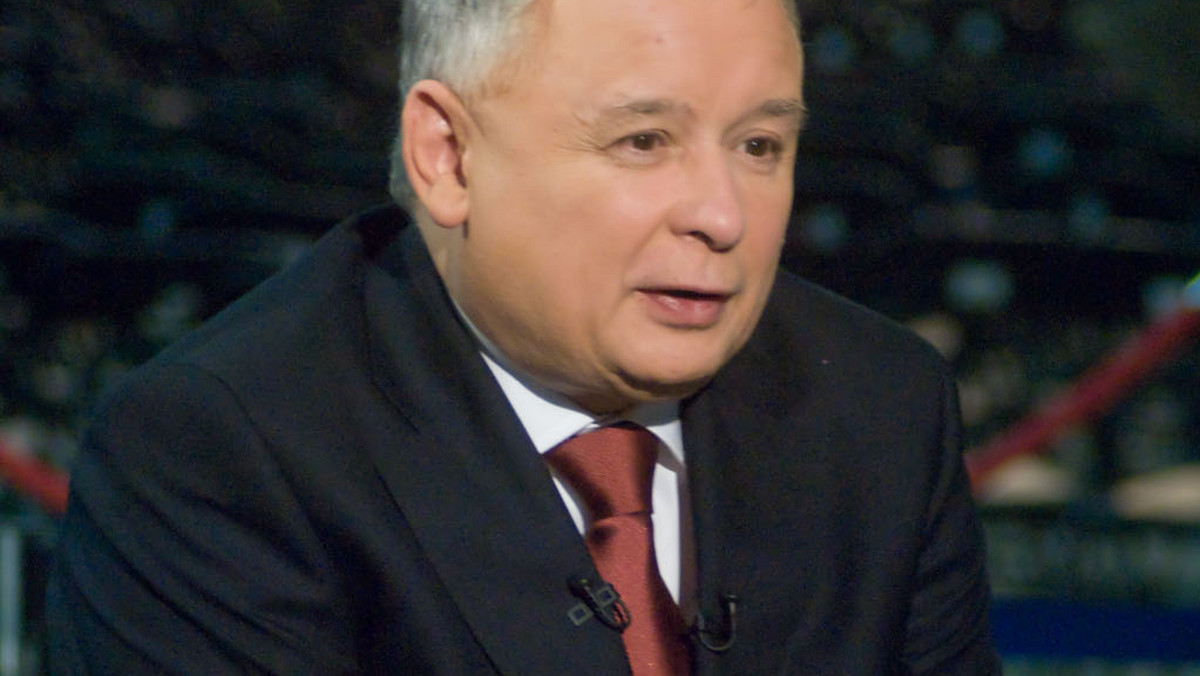 W strategii wyborczej PiS nastąpił diametralny zwrot. Jarosław Kaczyński zapowiedział, że wszyscy parlamentarzyści, którzy chcą, mogą kandydować do Parlamentu Europejskiego - informuje serwis wprost.pl.