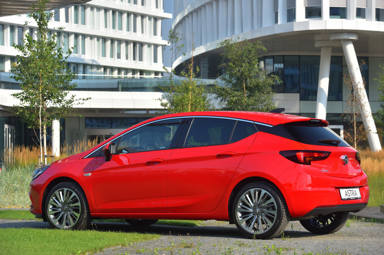 Opel Astra 2016