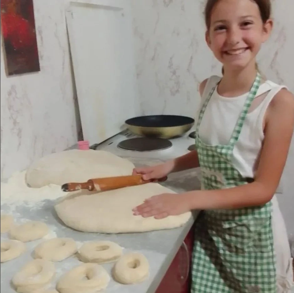 U svaku krofnu utkan Ninin osmeh