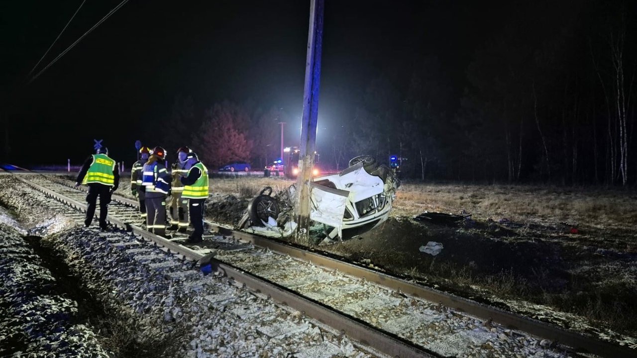 Zderzenie pociągu z autem w Świętokrzyskiem