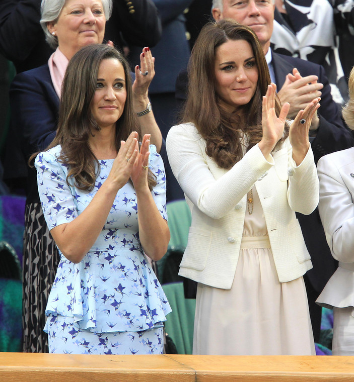 Pippa Middleton i księżna Kate w 2012 r.