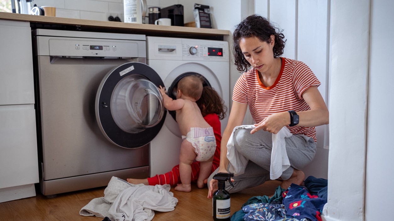 Čím viac ženy upratujú, tým majú menej chuť na sex.