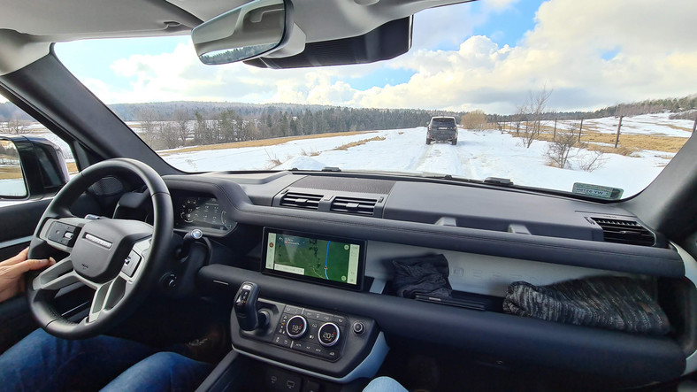 Land Rover Defender 110