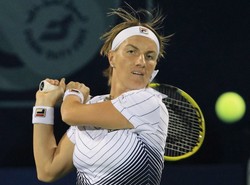 Kuzniecowa ograła Radwańską. Polka odpadła w ćwierćfinale