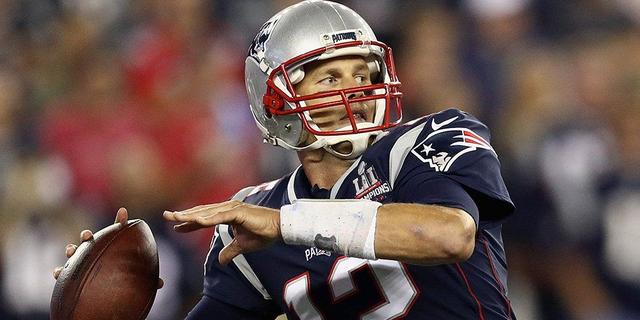 What Does Tom Brady Eat? Here's a Look at his TB12 Diet