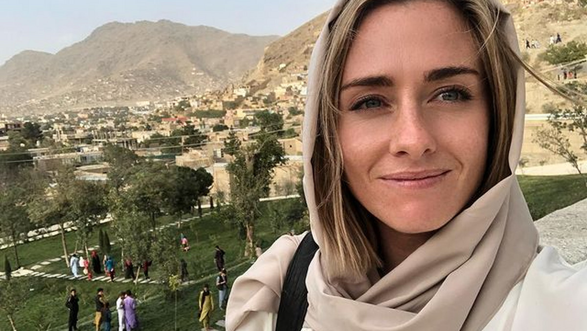 Charlotte Bellis, dziennikarka w ciąży utknęła u talibów, nie wpuścili jej do Nowej Zelandii