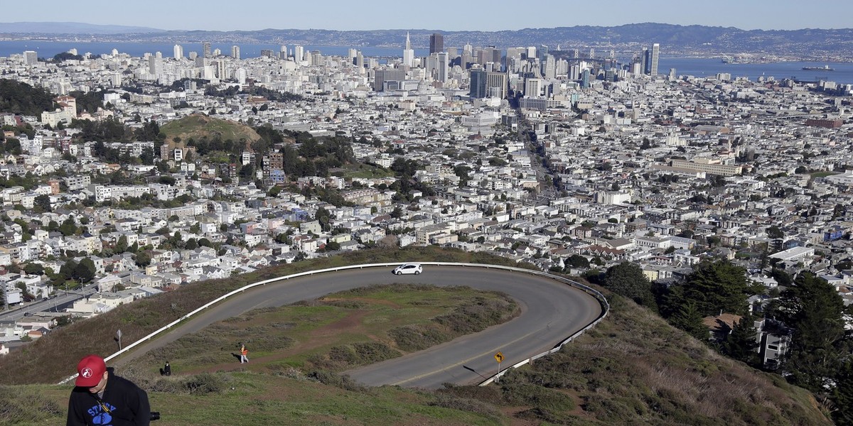 San Francisco to jedno z najdroższych miast Ameryki. Airbnb uważa, że możliwość wynajmowania pokojów, domów i mieszkań uchroniła wielu mieszkańców miasta od eksmisji. 